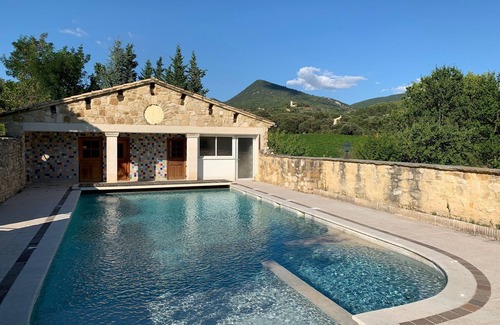 Piegon House | XIXth century country house amidst vineyards and olive groves