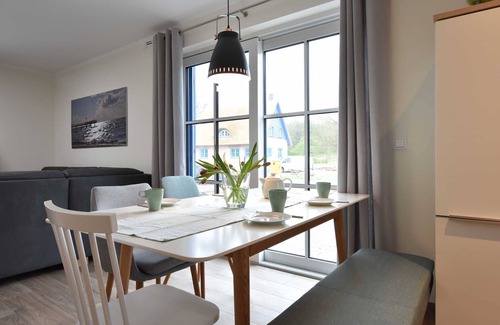 Bastorf Apartment | XL 8-room vacation home with fireplace (max. 11 people) - L7 Holiday home Strandhafer