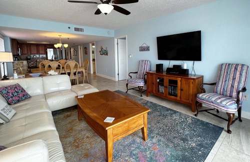 North Redington Beach Condo | XL Family Sized Beachfront on Redington Beach! Huge Pool and Hot Tub!