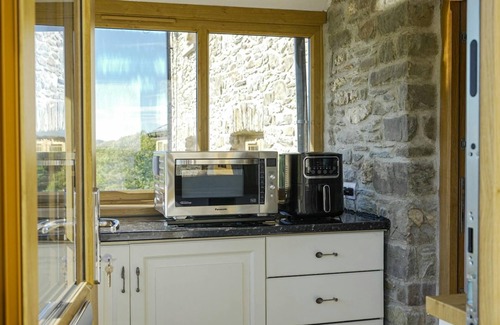 Pencader Cottage | Y Beudy, Llandysul - Three Bedroom Cottage, Sleeps 6