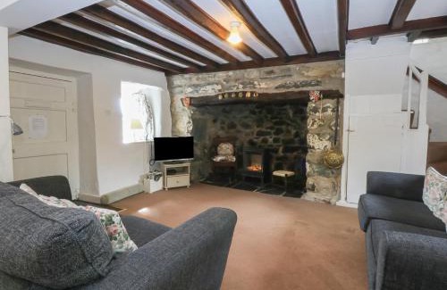 Criccieth House | Y Bwthyn