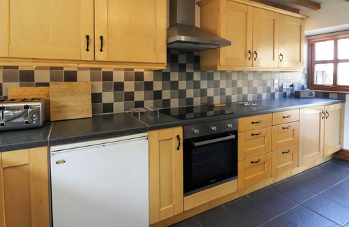 Tan-y-groes Cottage | Y BWTHYN, pet friendly, character holiday cottage in Llangrannog