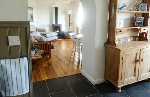 Holyhead House | Y Lleiaf