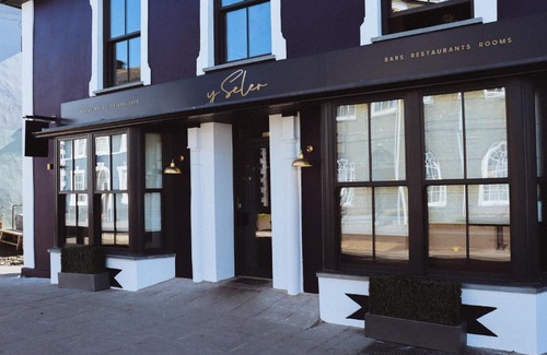 Aberaeron Hotel | Y Seler