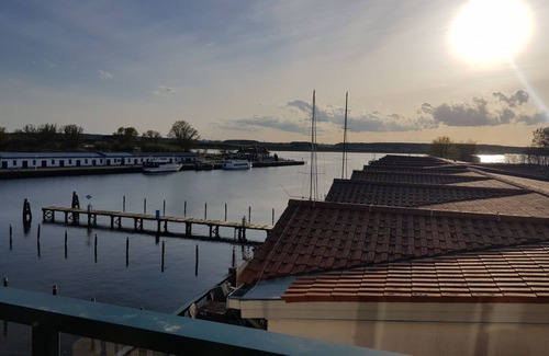 Karlshagen Apartment | Yacht harbor idyll, single balcony directly on the water, 2 bedrooms - Holiday apartment