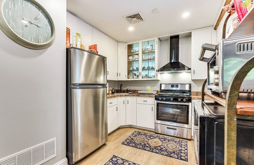 Redding Ridge Cottage | Yard w/ Games: Cottage 2 Mi to Saugatuck Reservoir