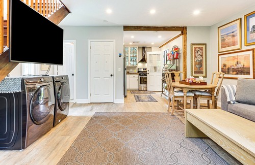 Redding Ridge Cottage | Yard w/ Games: Cottage 2 Mi to Saugatuck Reservoir