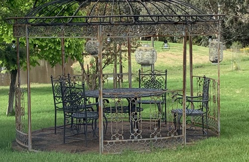 Central Mudgee Cottage | YARRAWONGA PARK COTTAGE Cozy 2 bedroom cottage on small acreage