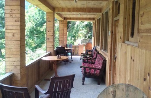 Banjar House | Yash wooden home stay tirthan valley