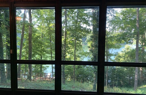 Mammoth Cave House | Year-round 3BR/2BA Lake front - Nolin State Park (1mile) -Mammoth Cave (30min)