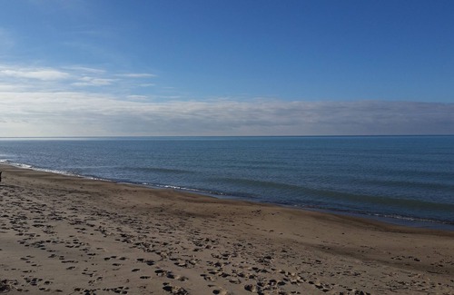 Grand Bend Cottage | year round beautiful open concept one floor
