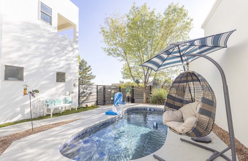 Las Cruces House | Year Round Heated Pool, Hot Tub, Pet Friendly