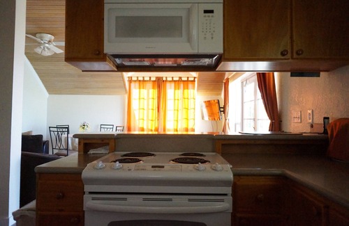 North Palmetto Point Cottage | Yellow Elder Cottage, 1 Bedroom