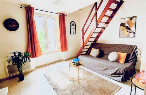 Fontainebleau Apartment | Yellow - The KING DUPLEX near the Castle FONTAINEBLEAU