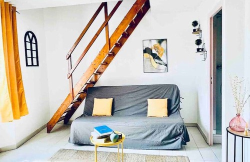 Fontainebleau Apartment | Yellow - The KING DUPLEX near the Castle FONTAINEBLEAU
