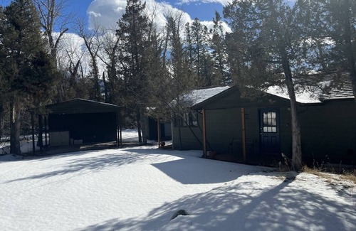 Livingston House | Yellowstone Pines: Private River Retreat at Pine Creek