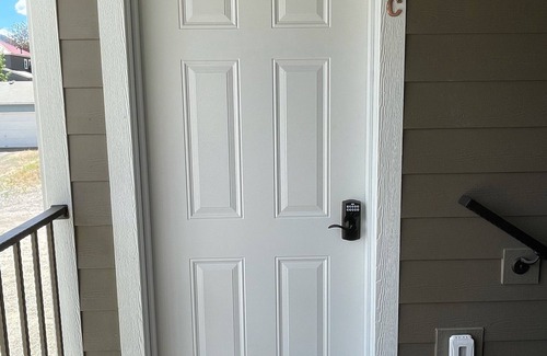 Gardiner Apartment | Yellowstone Retreat Rentals UC: two blocks from Yellowstone!