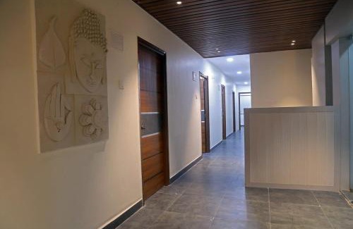 Serilingampally Apartment | Yendluri's- QueenBed Room-9 Kondapur, Gachibowli