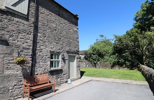 Alstonfield Apartment | Yew Tree Cottage - 2 bedroom (sleeps 4)