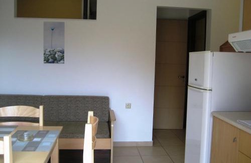 Palaiochora Apartment | Yiorgos Studios