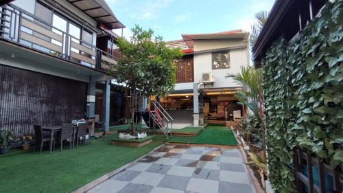 Angeles City House | YKC's Private Pool Villa Resort