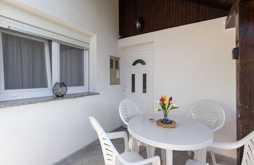 Lovinac House | You can enjoy a relaxing vacation in this beautiful vacation home.