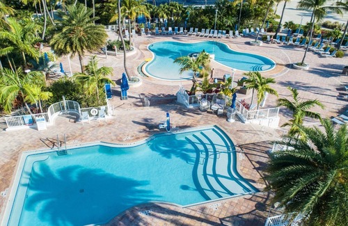 Islamorada House | You Don’t Want to Miss This! Beachfront, Onsite Pool, Near Coral Bay Marina