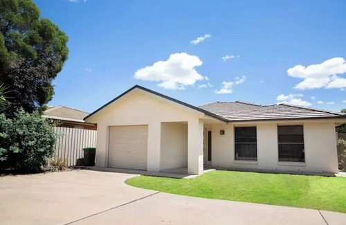 Wagga Wagga Apartment | You will feel right at home in this comfortable apartment!