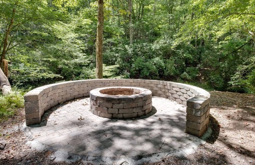 Blairsville Cabin | Young Cane Creek Retreat Private Lower Suite w/NO CLEANING FEE and Pet Friendly