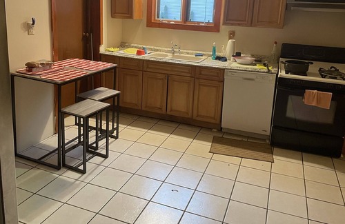 Lancaster Apartment | Your 2nd home 4 bd rooms 2.5 bath