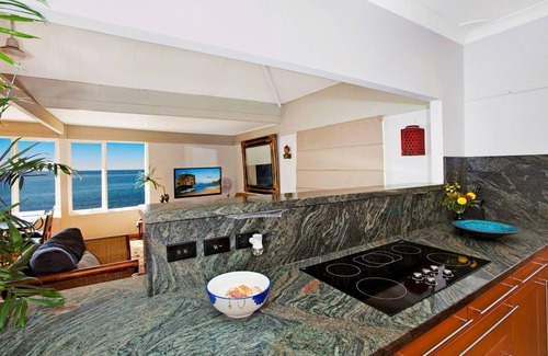 Manly Apartment | Your best choice of direct Beach front accommodation in Manly 2