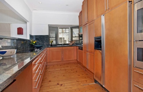 Manly Apartment | Your best choice of direct Beach front accommodation in Manly 2