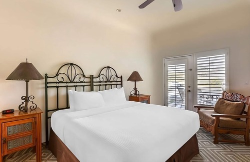 Cave Creek Hotel | Your Cave Creek Paradise! Full Kitchen, Outdoor Pool, Free Parking!
