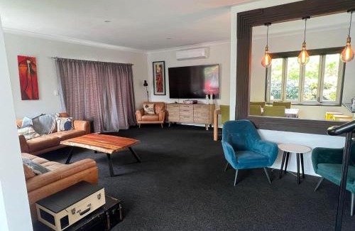 Palmerston North House | Your Central Paradise