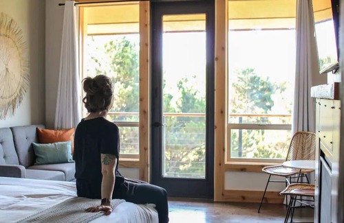Long Beach Hotel | Your Coastal Escape: 2 Stylish Oceanfront Units! Minutes to Long Beach!
