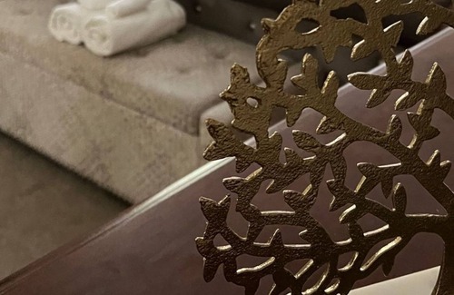 Churchhill House | Your comfortable home with office space? Equipped kitchen and free internet