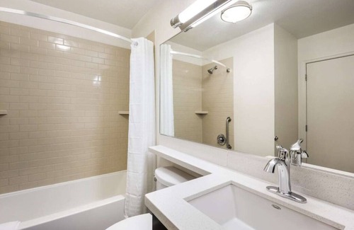 Brentwood House | Your Dream Stay in the Heart of Tennessee! 2 Relaxing Units, Full Kitchen!