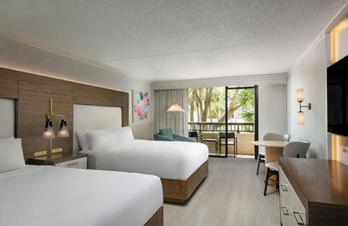 Shipyard Plantation Hotel | Your Gateway to Hilton Head's Charms! Pet-friendly Unit with Balcony! Pools!
