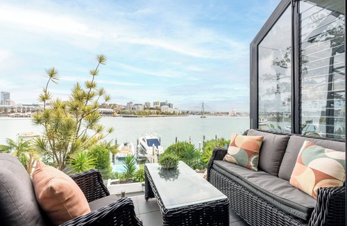 Balmain East House | Your getaway on the edge of the world’s most stunning harbour!