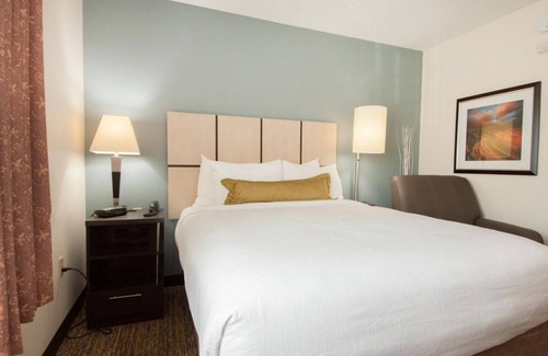 Anaheim Resort Resort | Your Home Away From Home! 2 Classy Units, Near Great Wolf Lodge Water Park