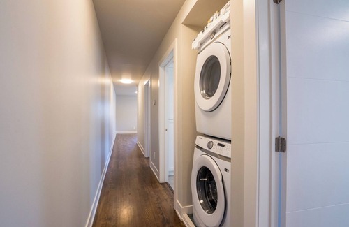 Ottawa Division Apartment | Your Home Away From Home in Ottawa - close to work, schools, hospitals, parks
