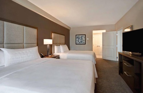 Florida Central Atlantic Coast Hotel | Your Home of Comfort and Joy! 2 Relaxing Units, Kitchen, Free Breakfast, Pool!