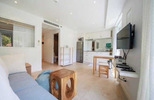 Chalong Hotel | Your Ideal Getaway in Kata, Thailand !
