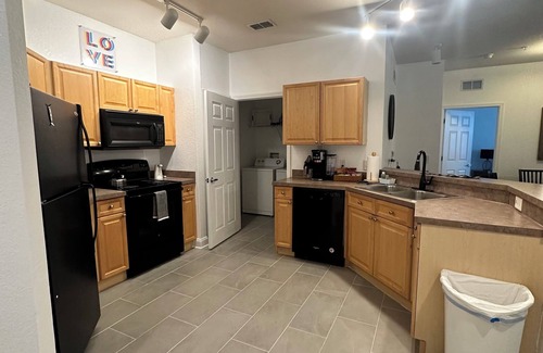 Loughman Apartment | Your ideal near by Disney parks stay! Great for families. Quite community