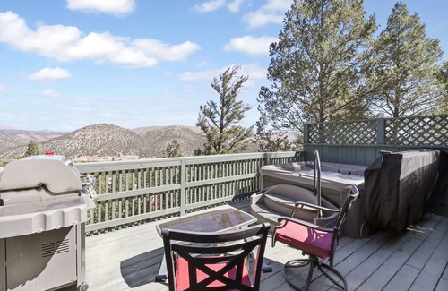 Ruidoso Cabin | Your little lovers retreat perched above the tall pines.