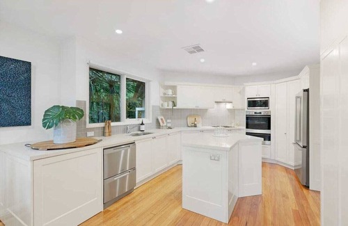 Sydney House | Your Luxury Harbourside Retreat Awaits!