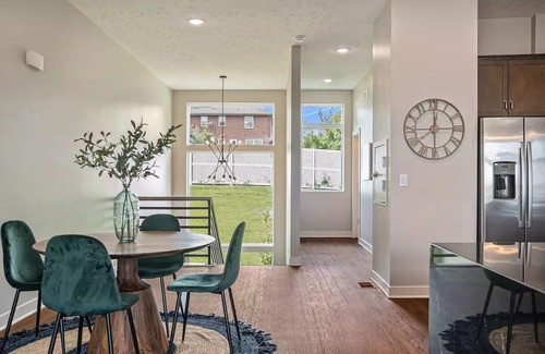 Omaha House | Your Omaha Escape - Luxe End-Unit +2 Master Suites