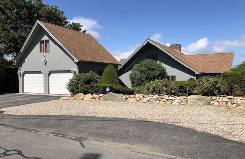 Mashpee House | Your Own Personal Tiki-Hut Paradise On John's Pond RPAM033