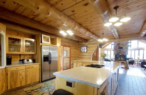 Cotton House | Your own private 50 acre Wilderness Retreat on Golden Pond! Free night!