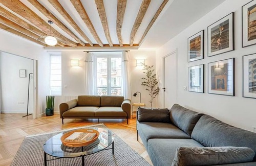 Val-de-Grace Apartment | YOUR PARISIAN ESCAPE NEXT TO LUXEMBOURG GARDEN AT RUE DU VAL DE GRÂCE